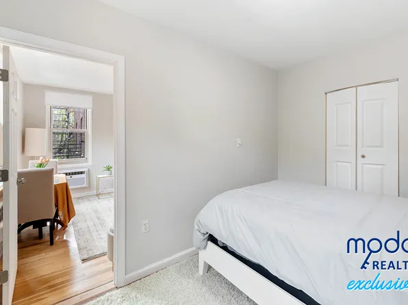 629 Kappock Street image 17 of 26