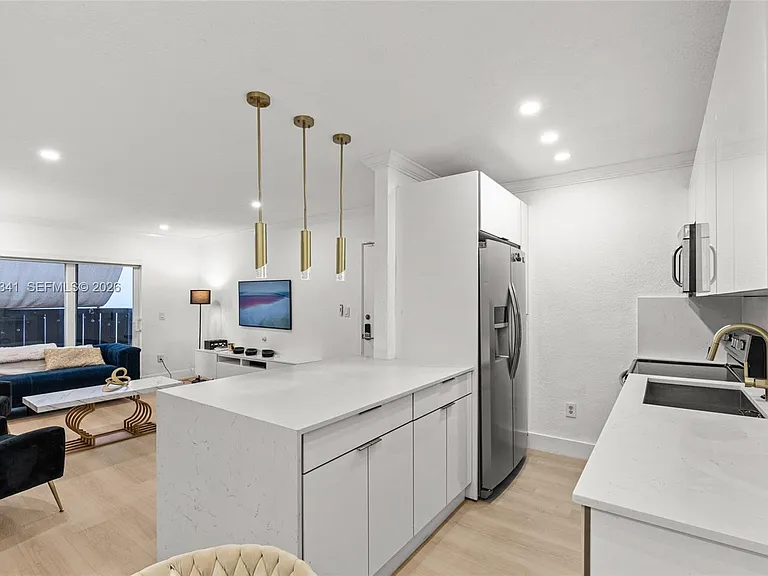10780 N Kendall Dr #E7 — Photo 8