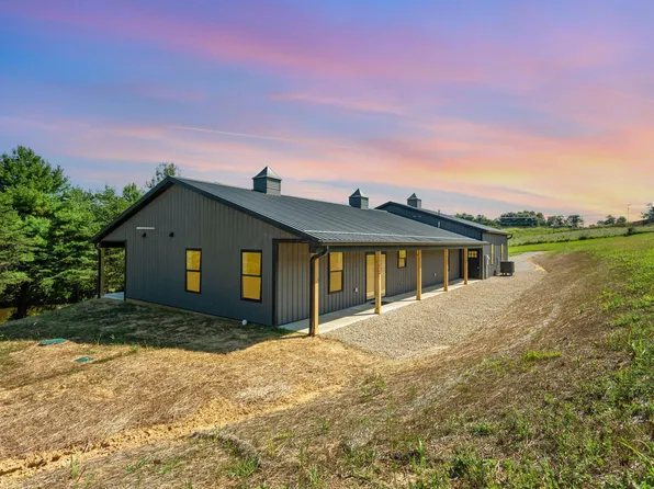 8215 Pleasantview Rd SE, Bremen, OH 43107