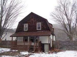 7 Maple St, Chester, MA 01011