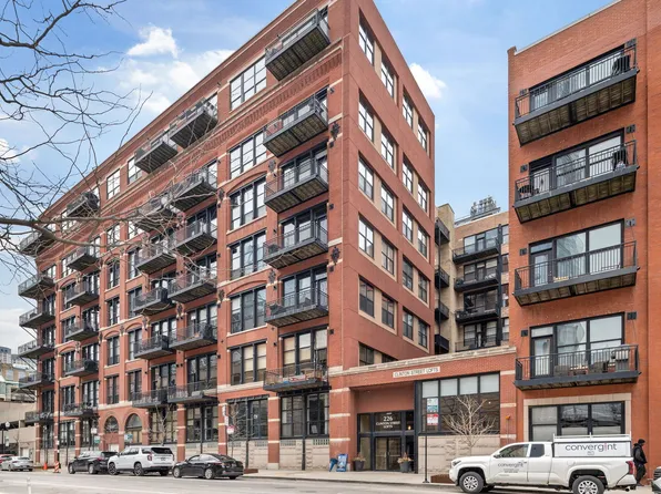 226 N Clinton St APT 710, Chicago, IL 60661