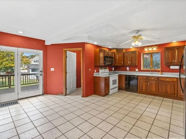 222 E Water St, Rockland, MA 02370
