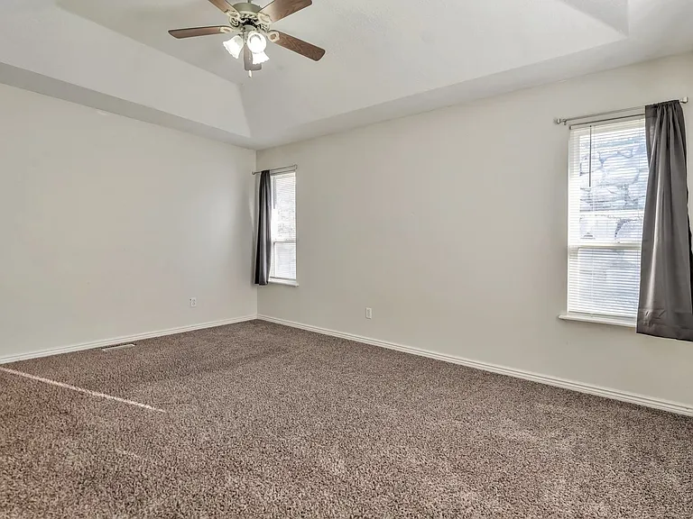 426 W 2700 S — Photo 11