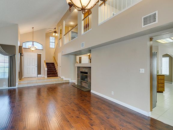 2nd image of 3212 Beacon Shores Cir