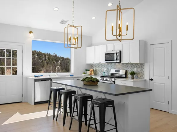 14 Eagle Run Ct, Sandia Park, NM 87047