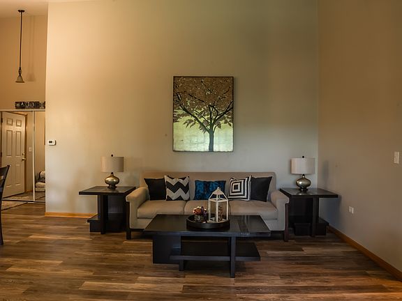 5th image of 7010 Heritage Cir #7-3C