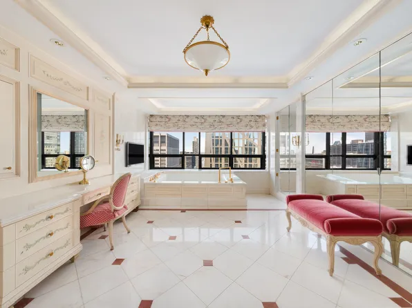 15 West 53rd Street image 20 of 26