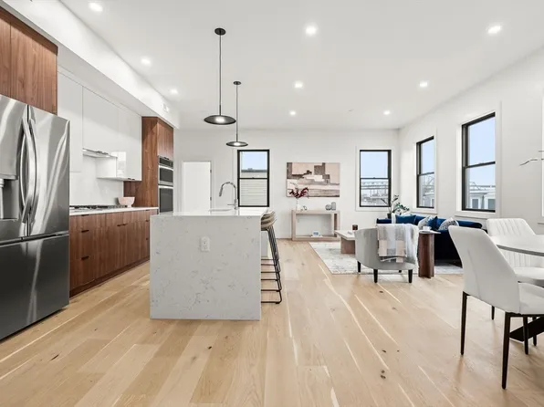 47 Condor St #Penthouse 3, Boston, MA 02128