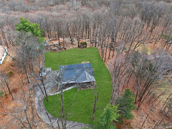 4th image of 36 Sands Point Road