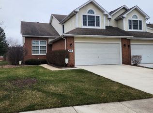 8450 Sandalwood Ct, Darien, IL