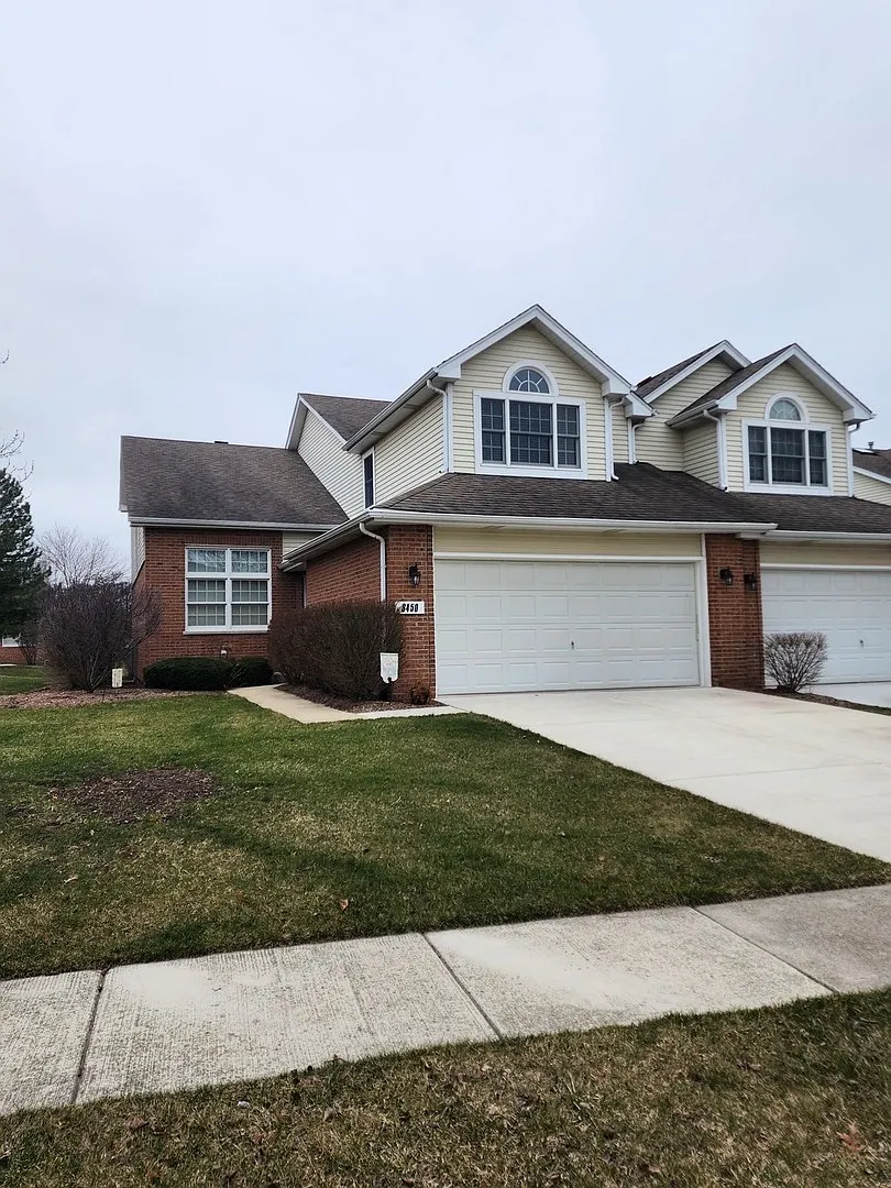 8450 Sandalwood Ct photo 1