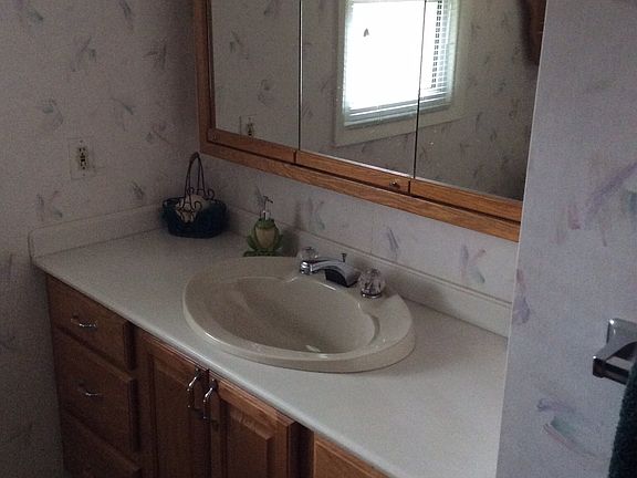 4th image of 15 Denonville Pl