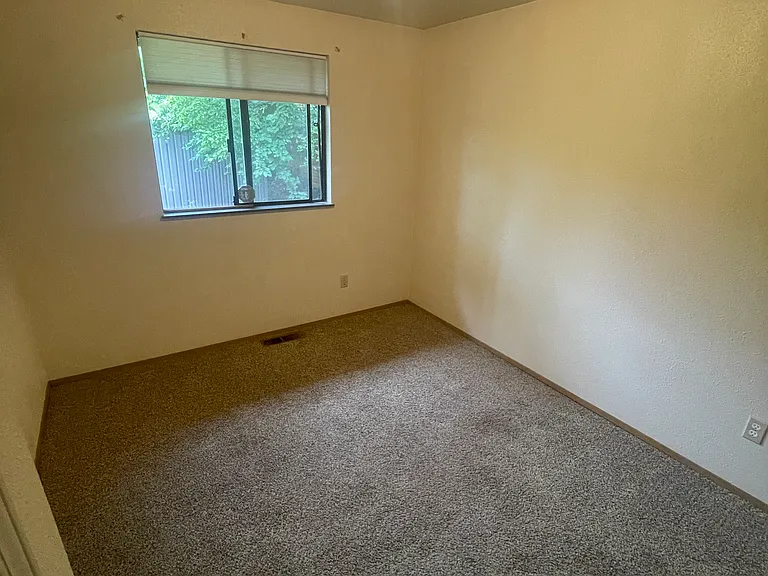 1534 Snyder Ave #A — Photo 8