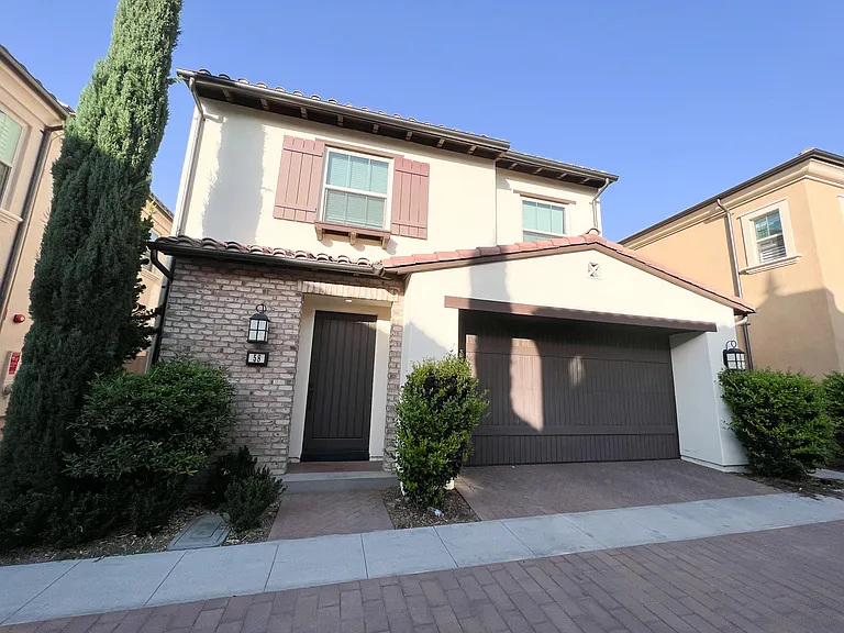 58 Quill — Photo 1