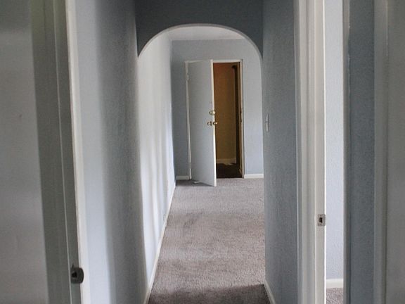 3rd image of 900 Macdade Blvd APT 4