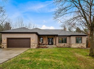 110 E Pawnee Dr, Powell, OH 43065