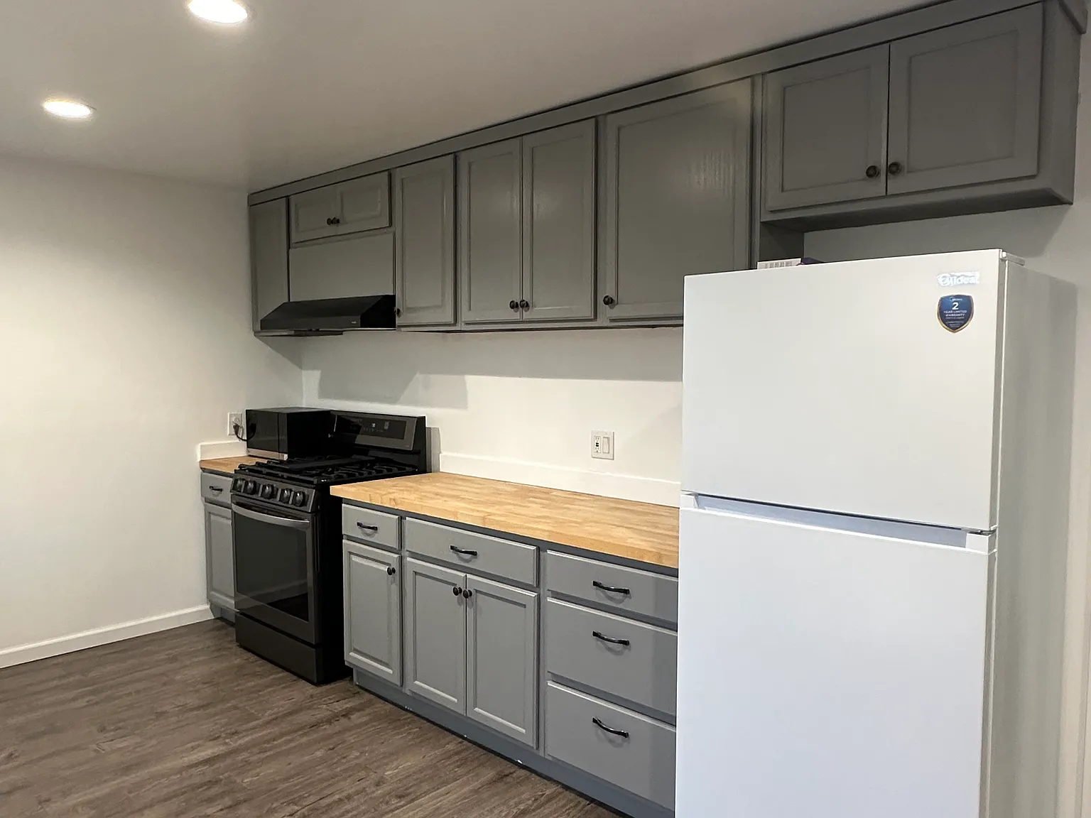 1 bed, 484 sqft, $2,450 — Photo 2