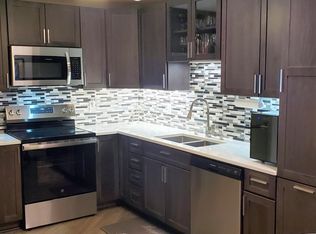 1700 Four Oaks Rd APT 238, Eagan, MN 55121