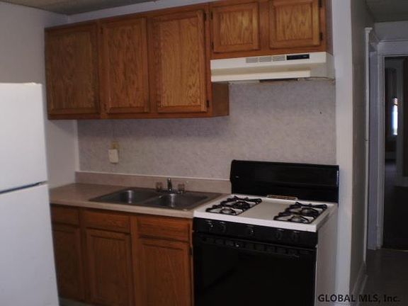 3rd image of 10 Hurlbut St #1