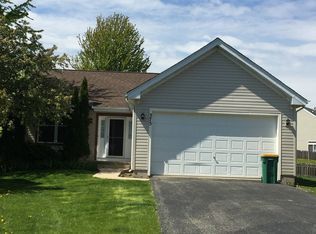 375 W Honey Ct, Round Lake, IL 60073