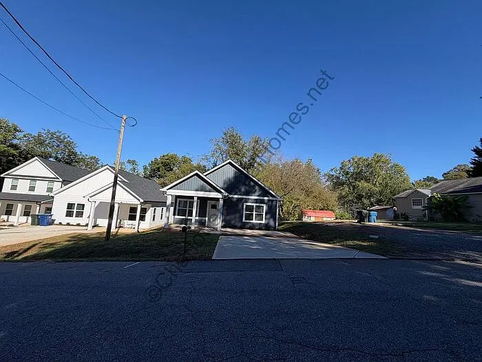 3 bed, 2.0 bath, 1316 sqft, $1,650 — Photo 3