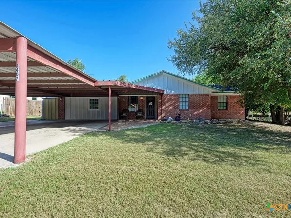 1407 W Avenue C, Lampasas, TX 76550