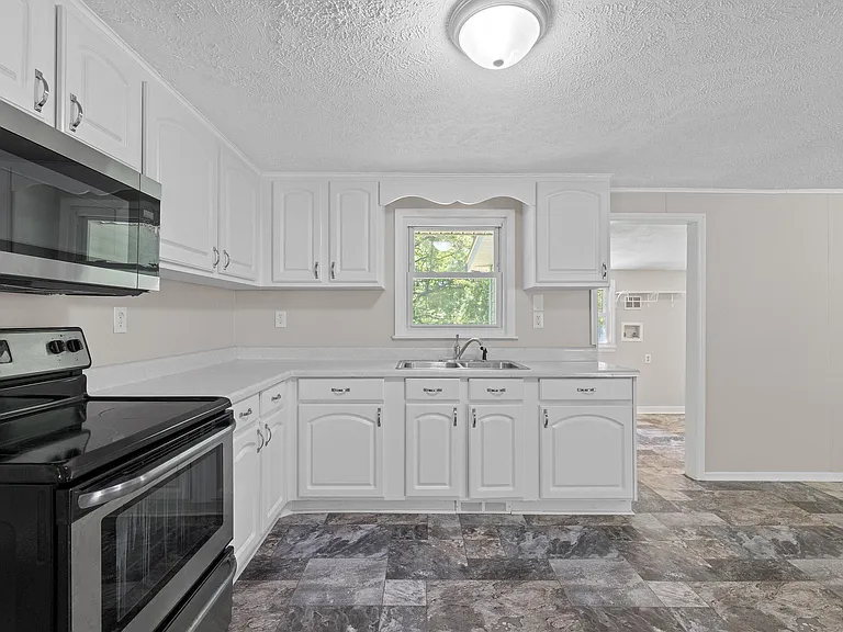 5128 Sunset Lake Rd — Photo 13