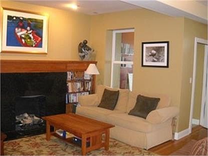 5th image of 811 E Drexel Sq Unit 1