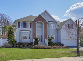 15 Meredith Way, Hazlet, NJ 07730