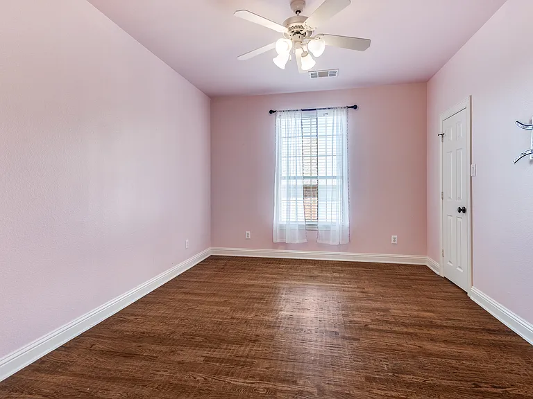901 Sandy Trl — Photo 25
