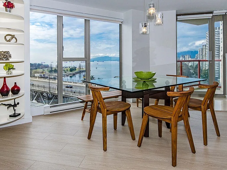 1000 Beach Ave #1305 — Photo 6