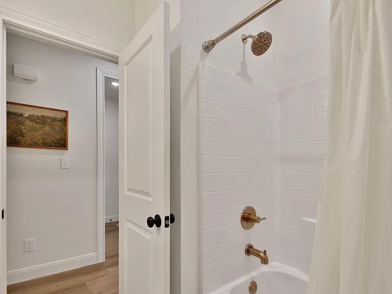 1409 Quincy Ave — Photo 17