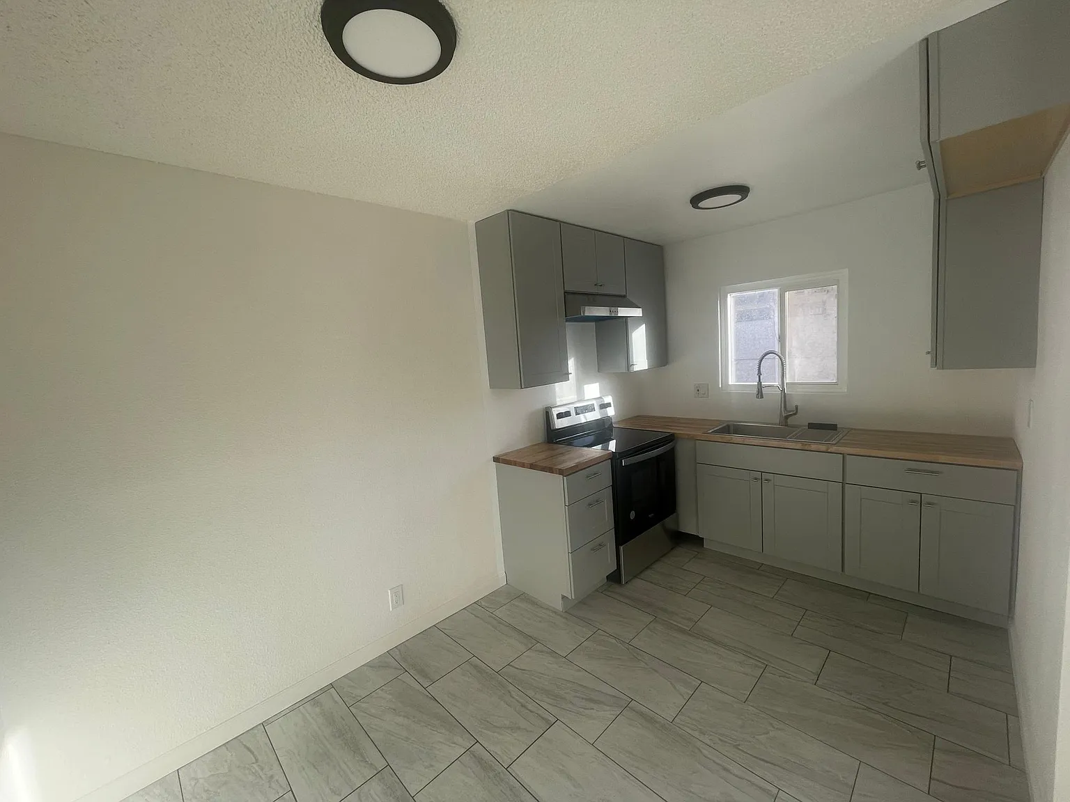 38509 5th St E — Photo 2