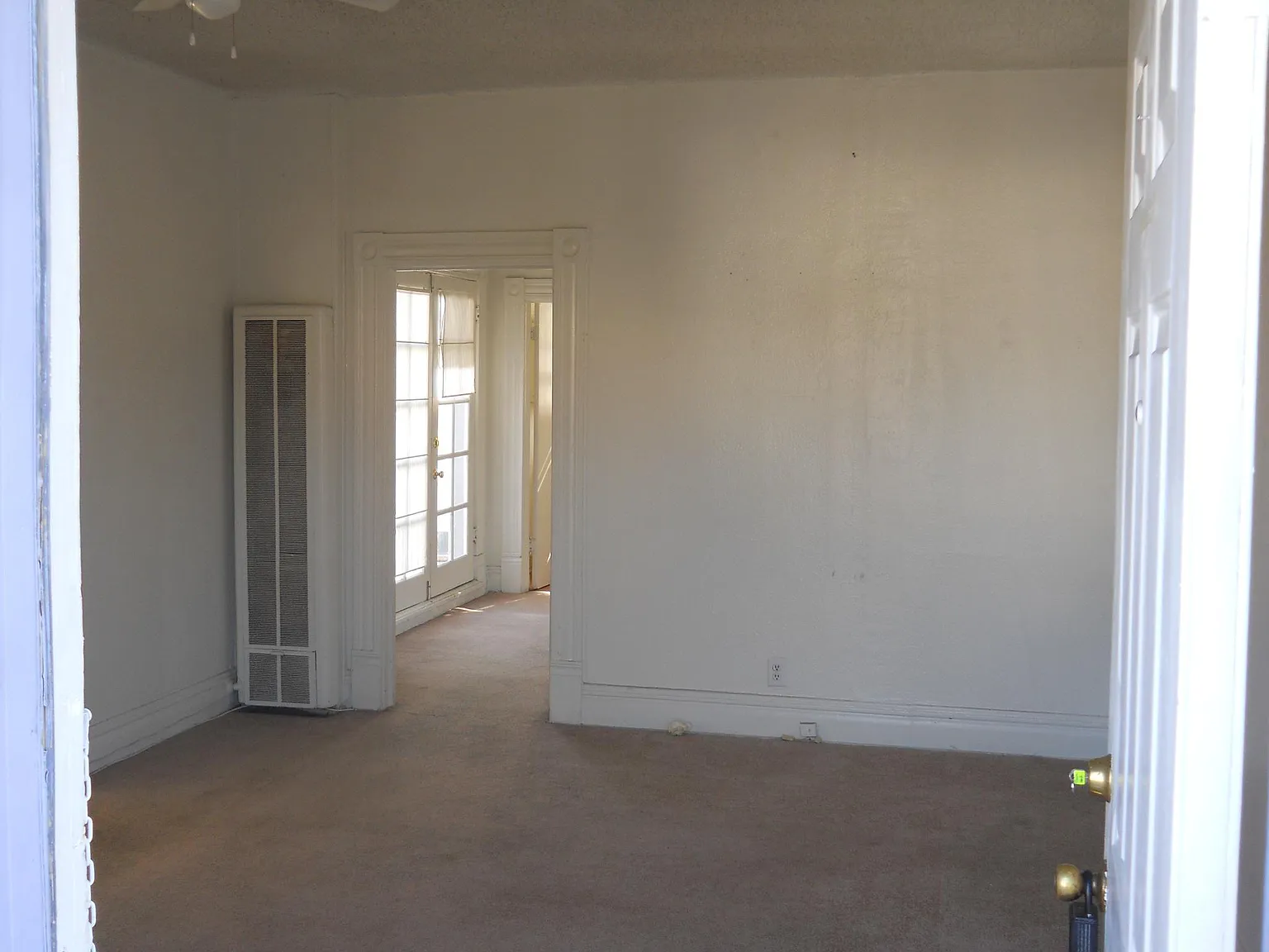 2 bed, 950 sqft, $2,425 — Photo 2
