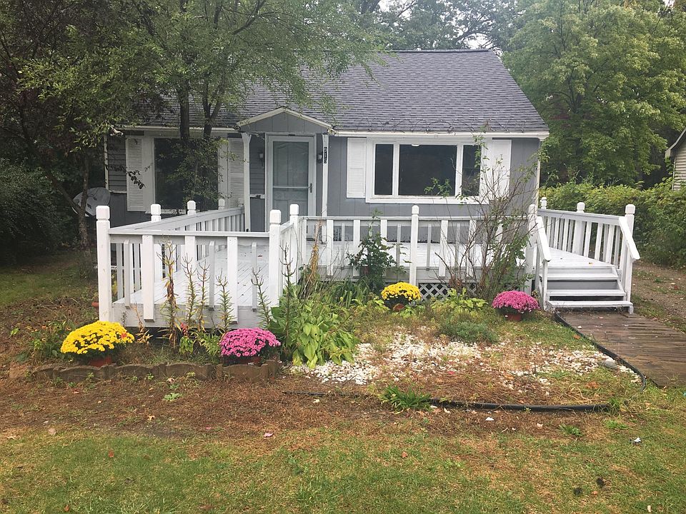 915 Baldwin St, Traverse City, MI 49686 Zillow