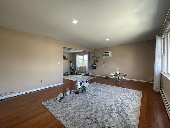 5th image of 14 Lincoln Pl Floor 2