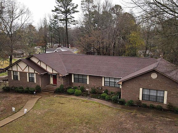 2nd image of 302 N Park Dr