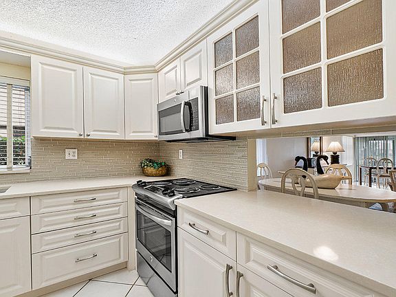 5th image of 13192 Lucinda Palm Ct APT A