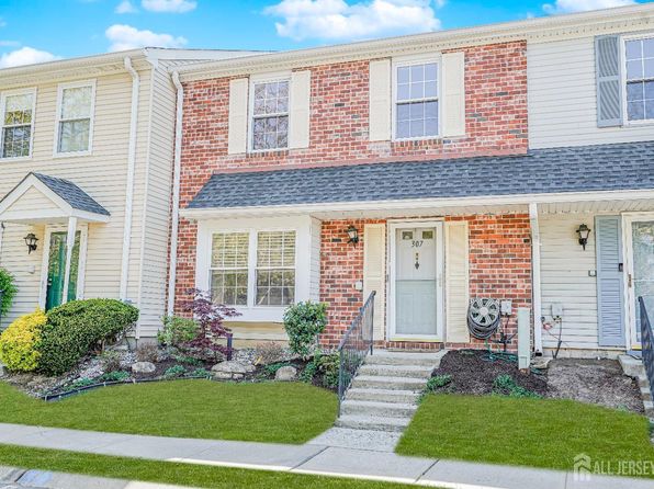 307 Palombi Ct, East Brunswick, NJ 08816