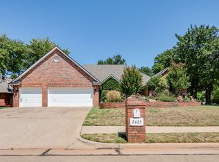 2425 Ashecroft Cir, Edmond, OK 73034