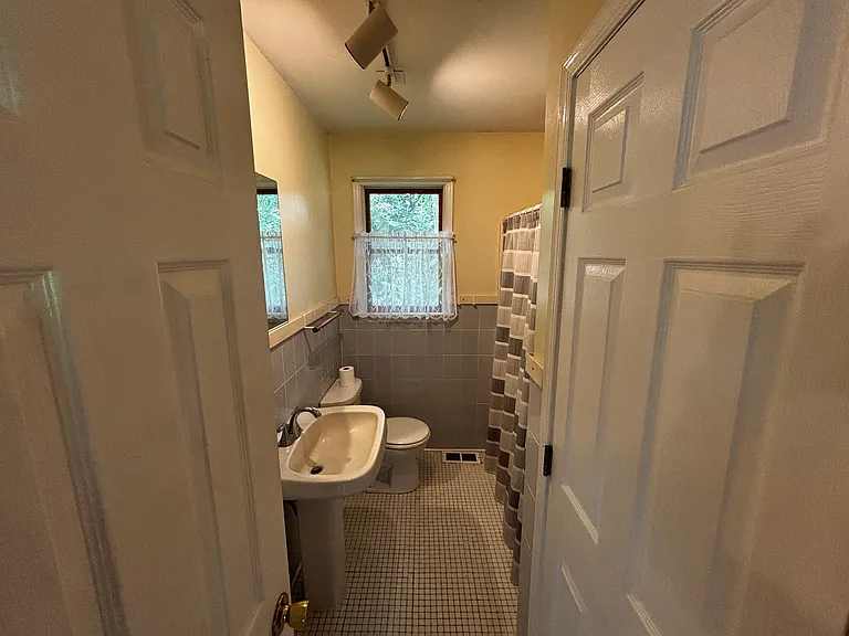 11503 Belair Rd — Photo 8