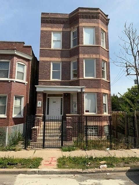 1st image of 1327 S Homan Ave #1