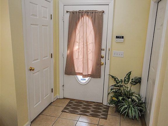 5th image of 4512 Deslin Dr