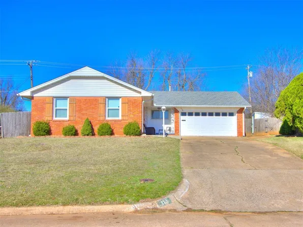 113 Country Club Ter, Midwest City, OK 73110