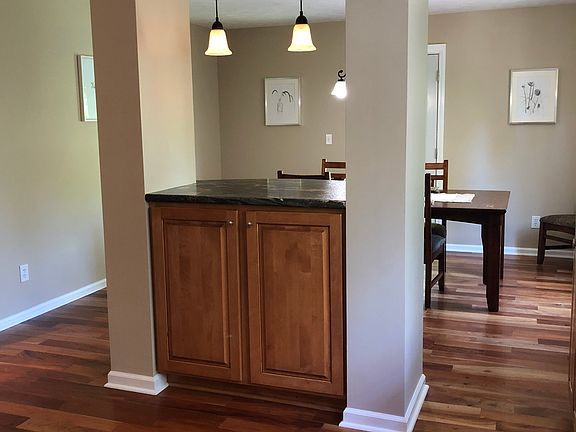 4th image of 1148 Grandview Dr