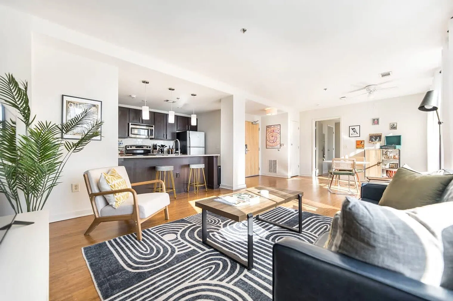 1 bed, 1.0 bath, 775 sqft, $2,028 — Photo 1