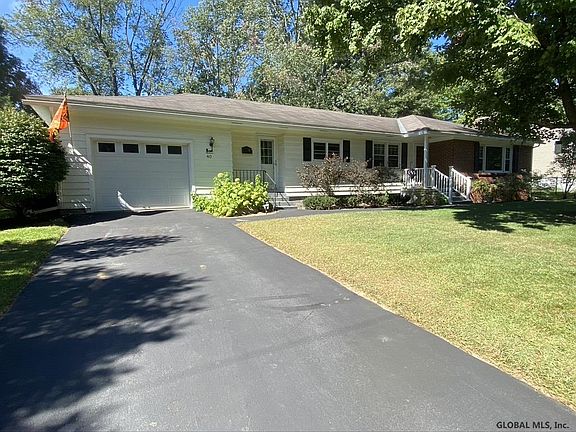 2nd image of 40 Uncas St