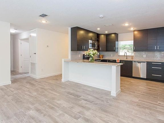 5th image of 644 Sherwood Dr