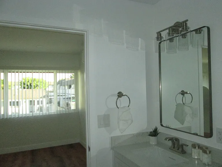 Brand New 1Bedroom+1Bath - Bathroom