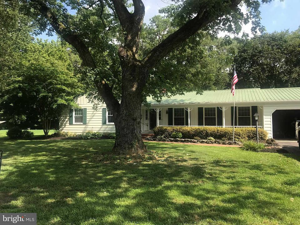 1st image of 910 Heritage Dr